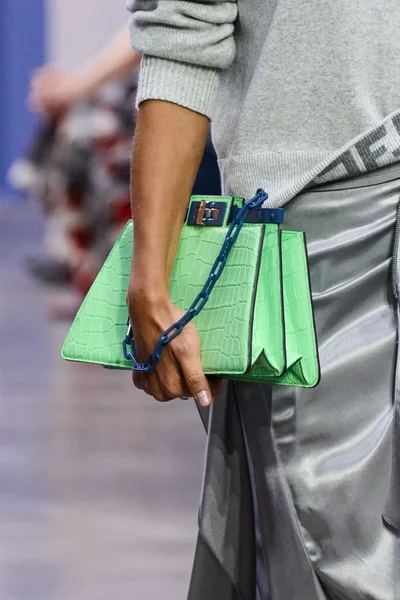 Look 120